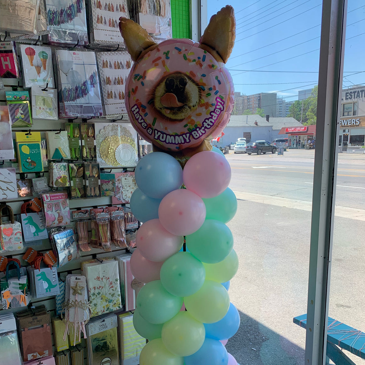 Doggy Donut balloon pillar