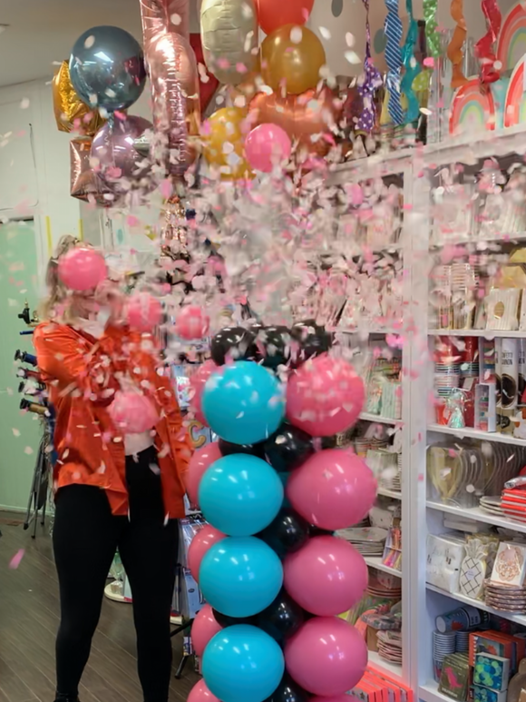 Gender reveal balloon pillar