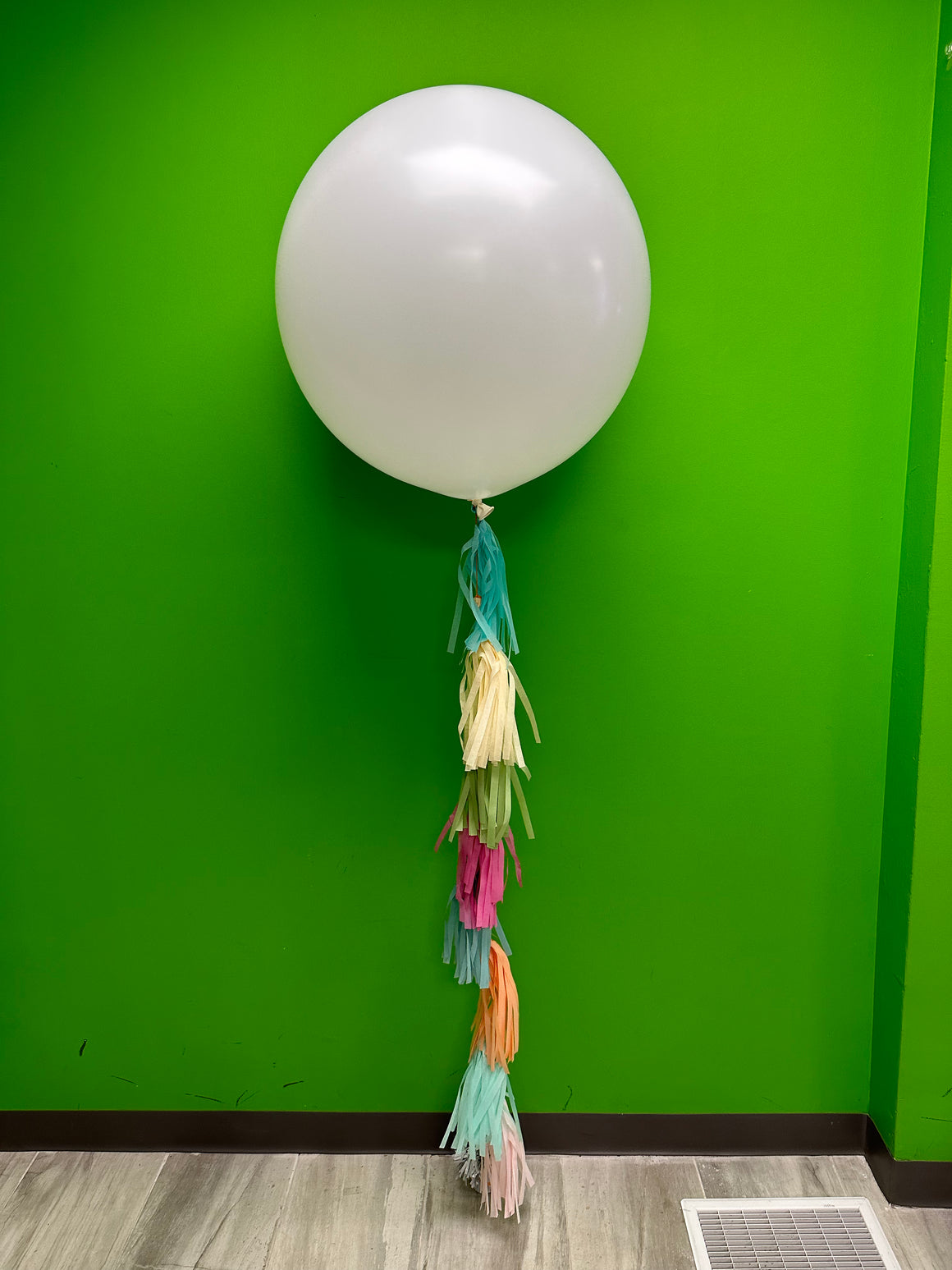 Big balloon with a full tassel tail